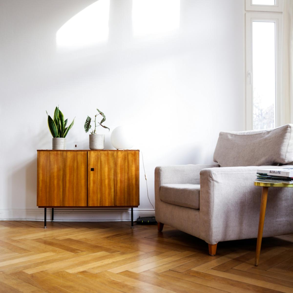 Bright and cozy living space – Helping homeowners and investors build lasting real estate success with Mark Goldade, REALTOR®.